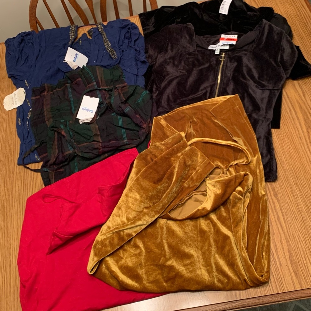 Mystery Box:     $15!!!   SIZES S & M.  SEXY DRESSES.  6 ITEMS !!!! - Picture 2 of 2